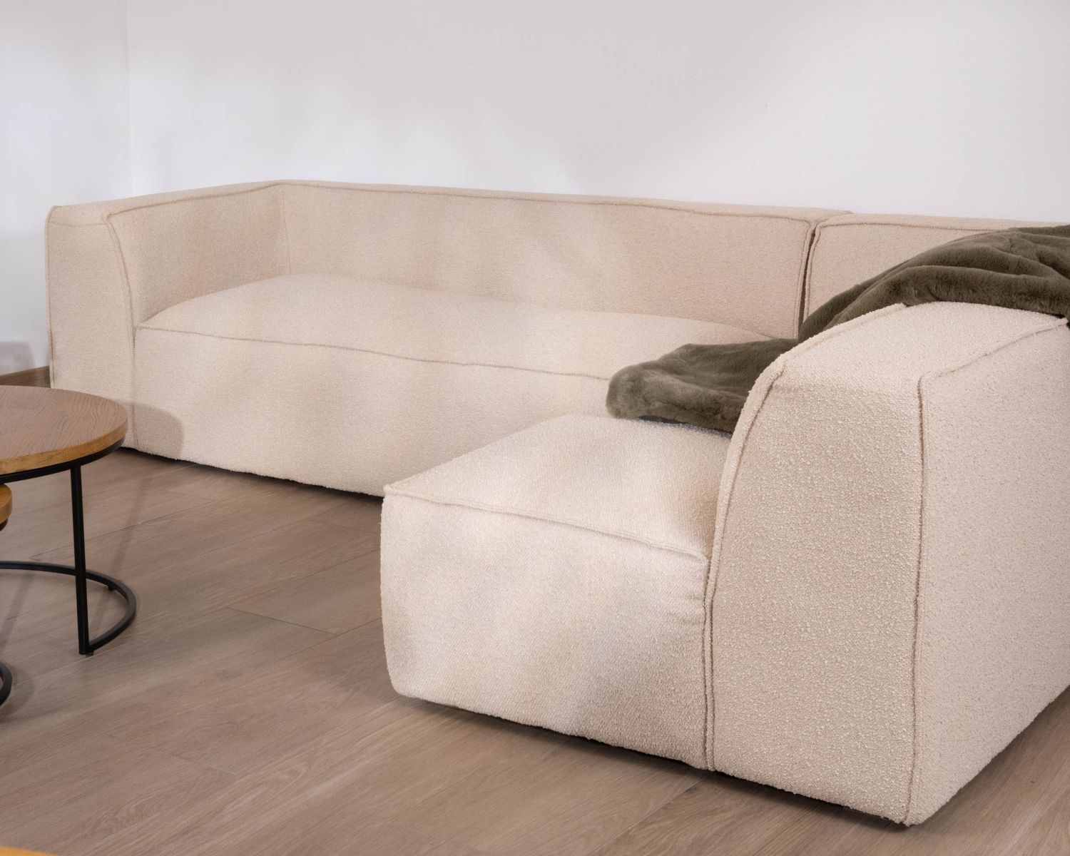 Canapé modulaire en angle en tissu bouclette beige "Alcazar"