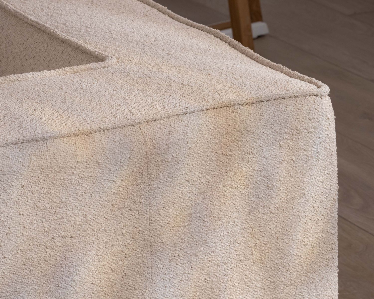 Canapé modulaire en angle en tissu bouclette beige "Alcazar"