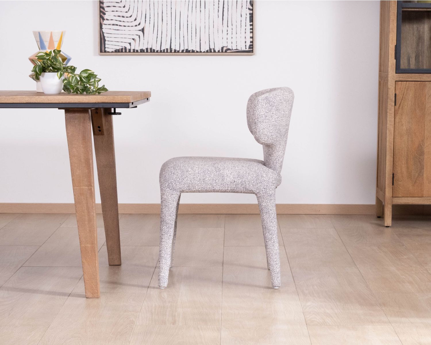 Lot de 2 chaises de repas contemporaines “Milano” en tissu chiné gris clair à habillage intégral