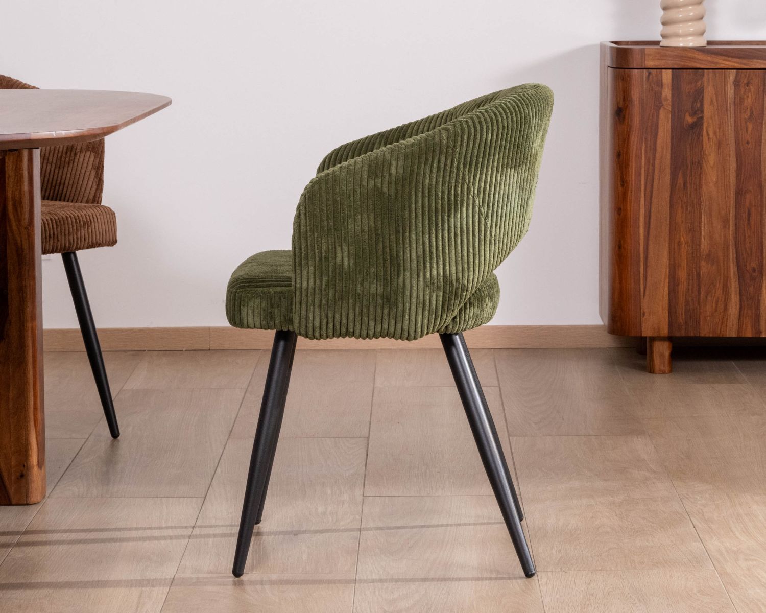 Lot de 2 chaises de repas en velours côtelé kaki et pieds métal "Sonate"