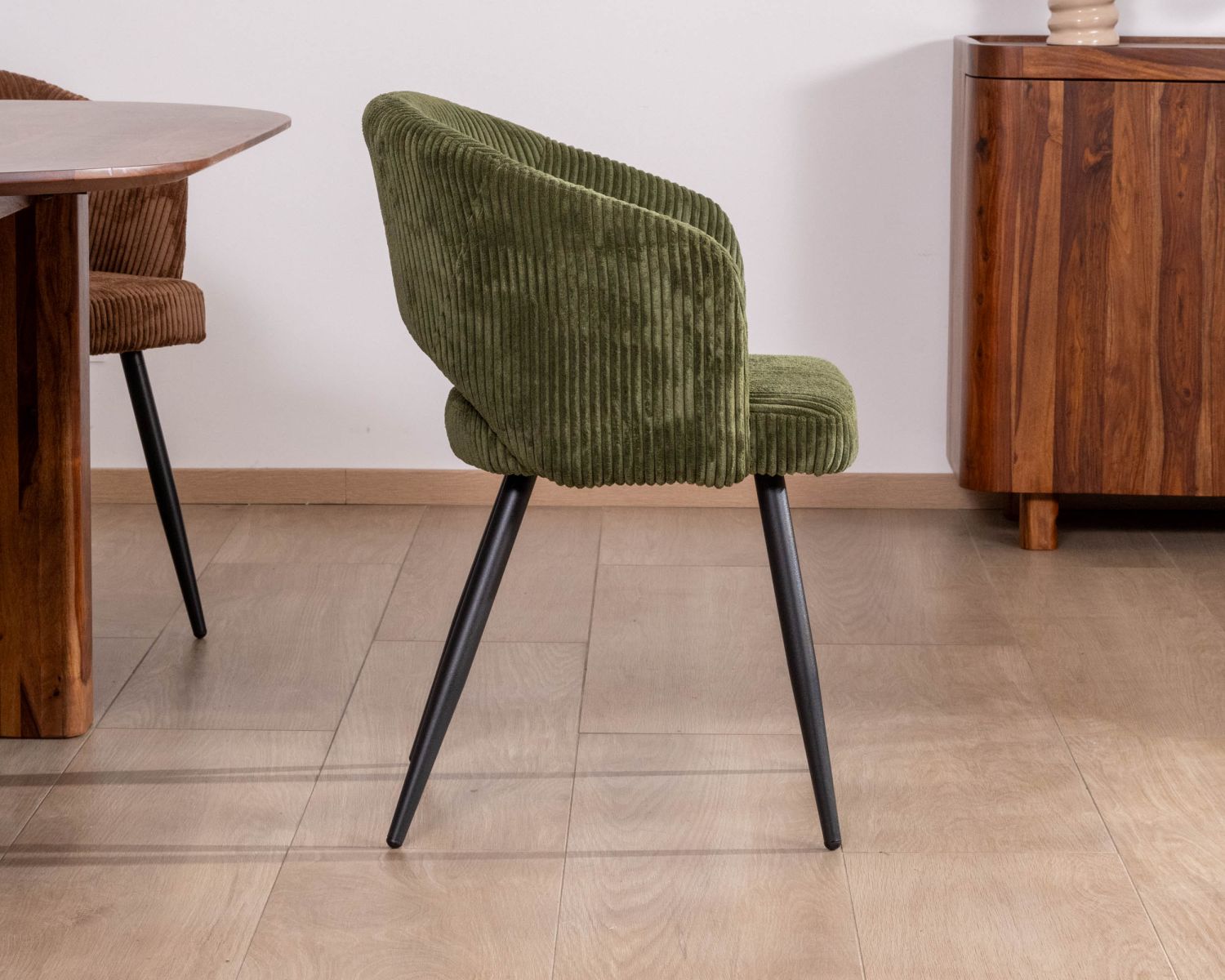 Lot de 2 chaises de repas en velours côtelé kaki et pieds métal "Sonate"
