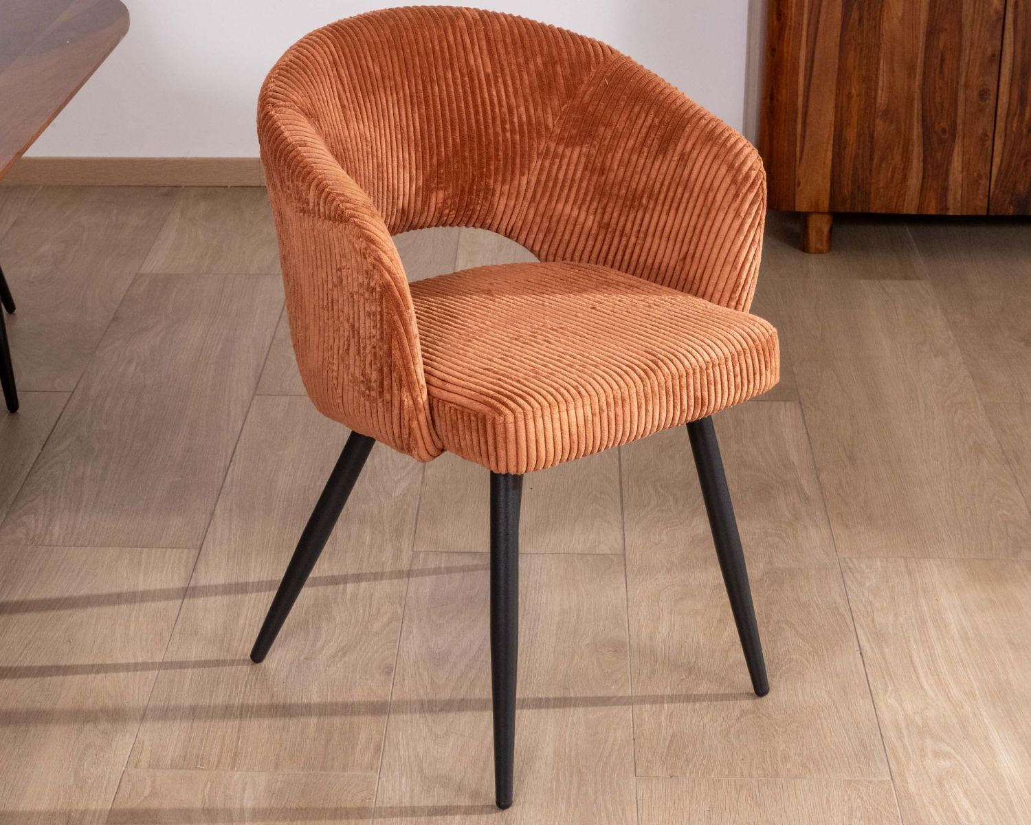 Lot de 2 chaises de repas en velours rouille et pieds métal "Sonate"