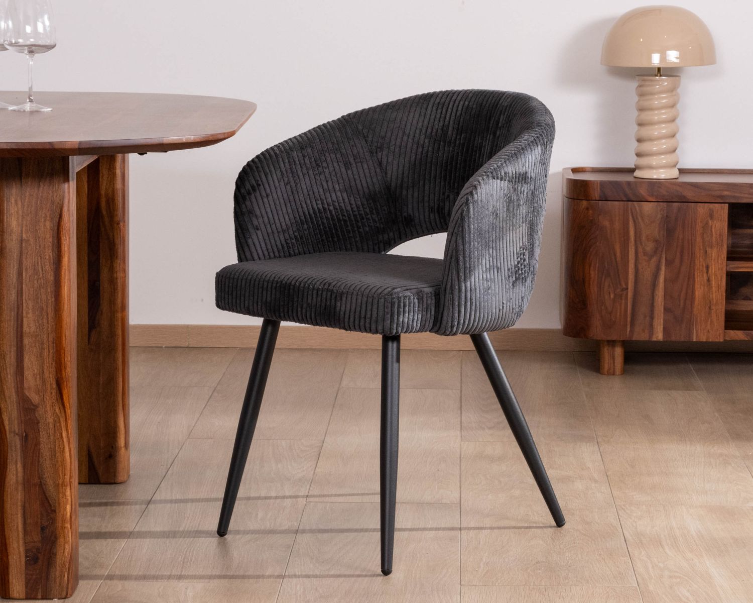 Lot de 2 chaises de repas en velours côtelé anthracite et pieds métal noir vintage "Sonate"