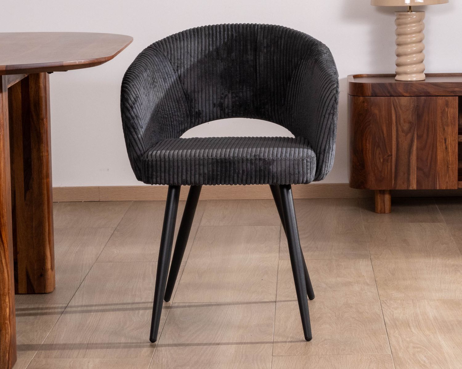 Lot de 2 chaises de repas en velours côtelé anthracite et pieds métal noir vintage "Sonate"