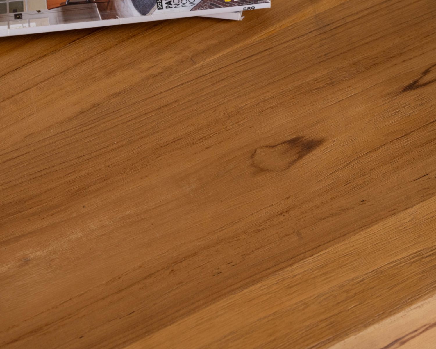 Table basse esprit loft en teck recyclé “Lasia” avec piètement métal noir en U