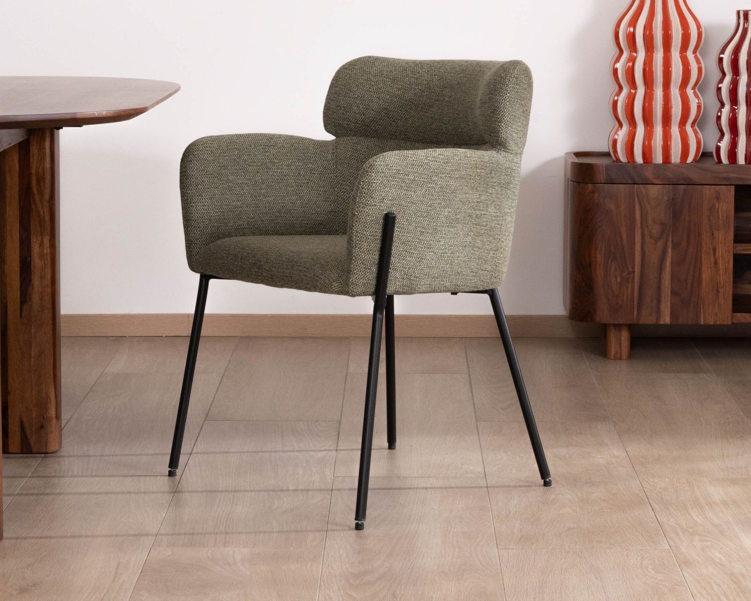 Lot de 2 chaises de repas en tissu kaki et pieds métal "Riméno"