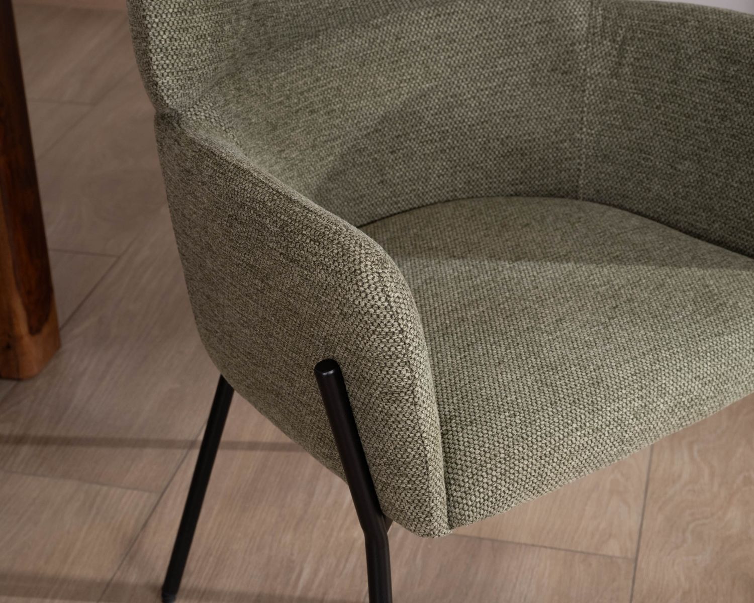 Lot de 2 chaises de repas en tissu kaki et pieds métal "Riméno"