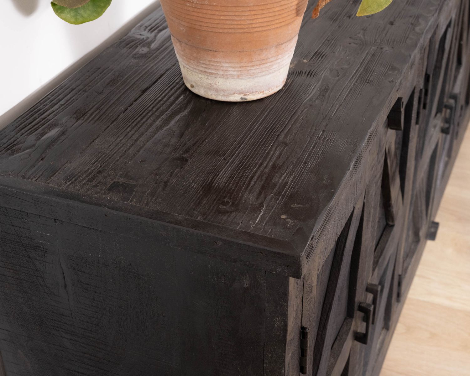 Enfilade 6 portes style ethnique en bois recyclé finition noire "Népalaise" 215 cm