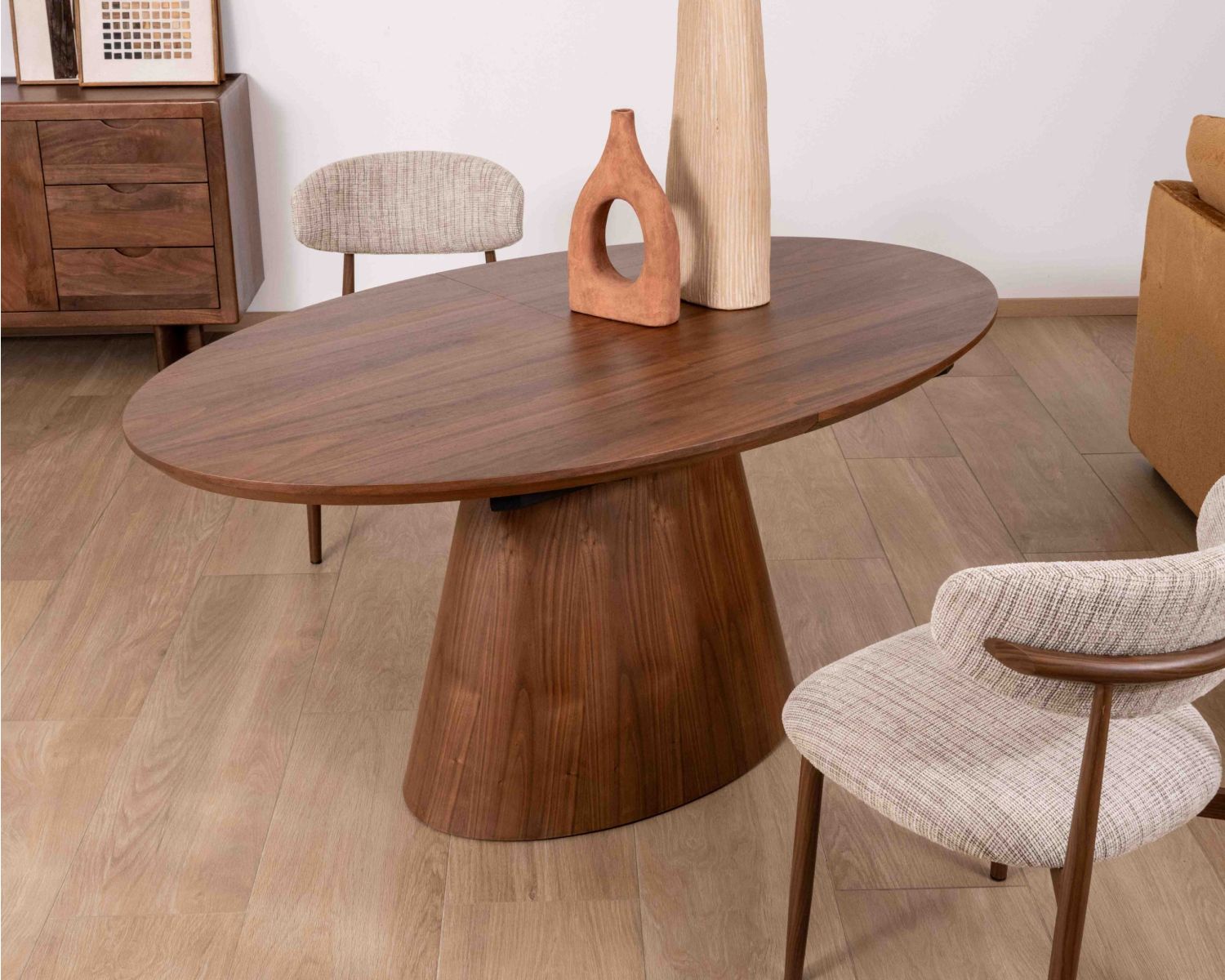 Table de repas extensible 160–200 cm teinte noyer "Oria" forme ovale