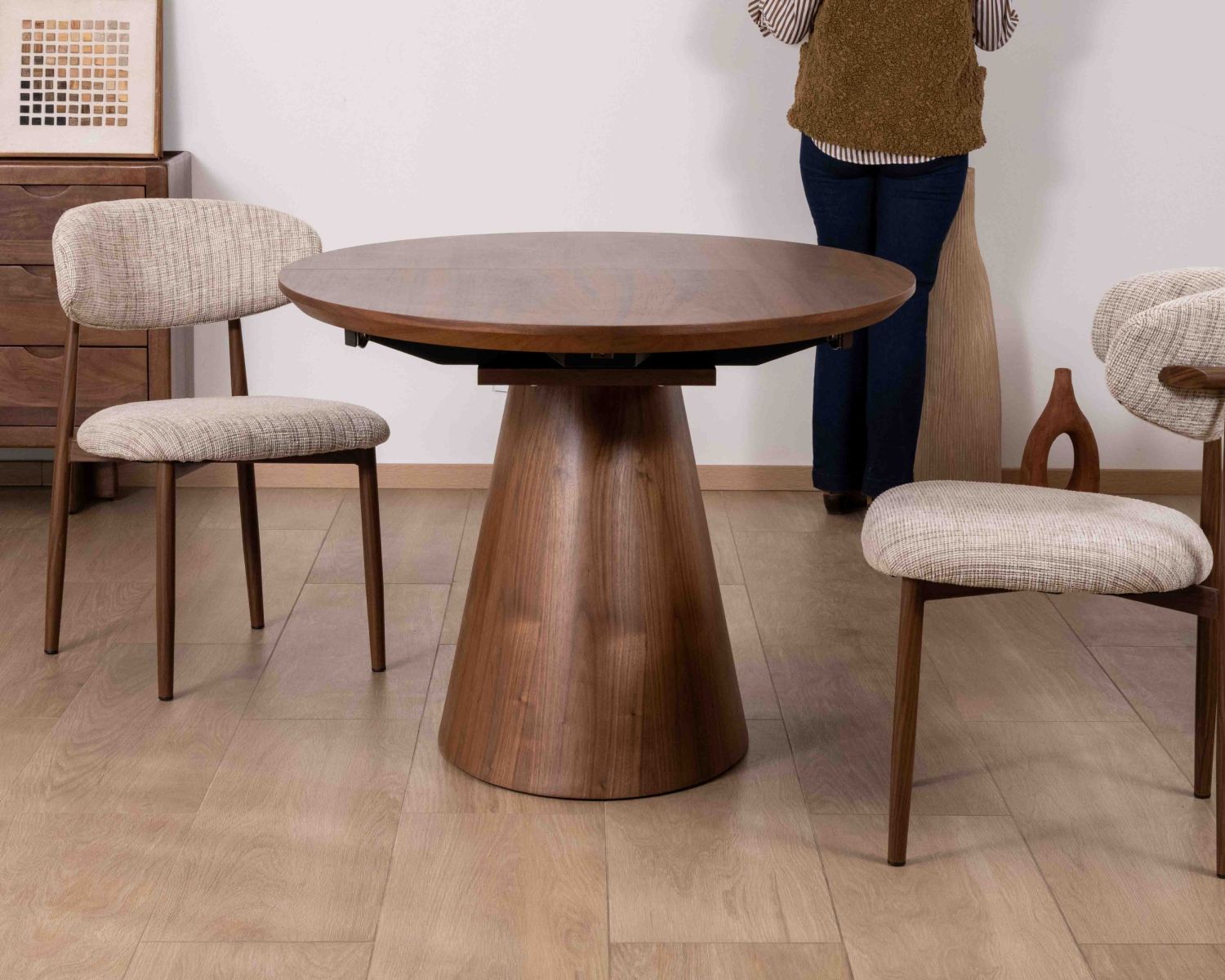 Table de repas extensible 160–200 cm teinte noyer "Oria" forme ovale