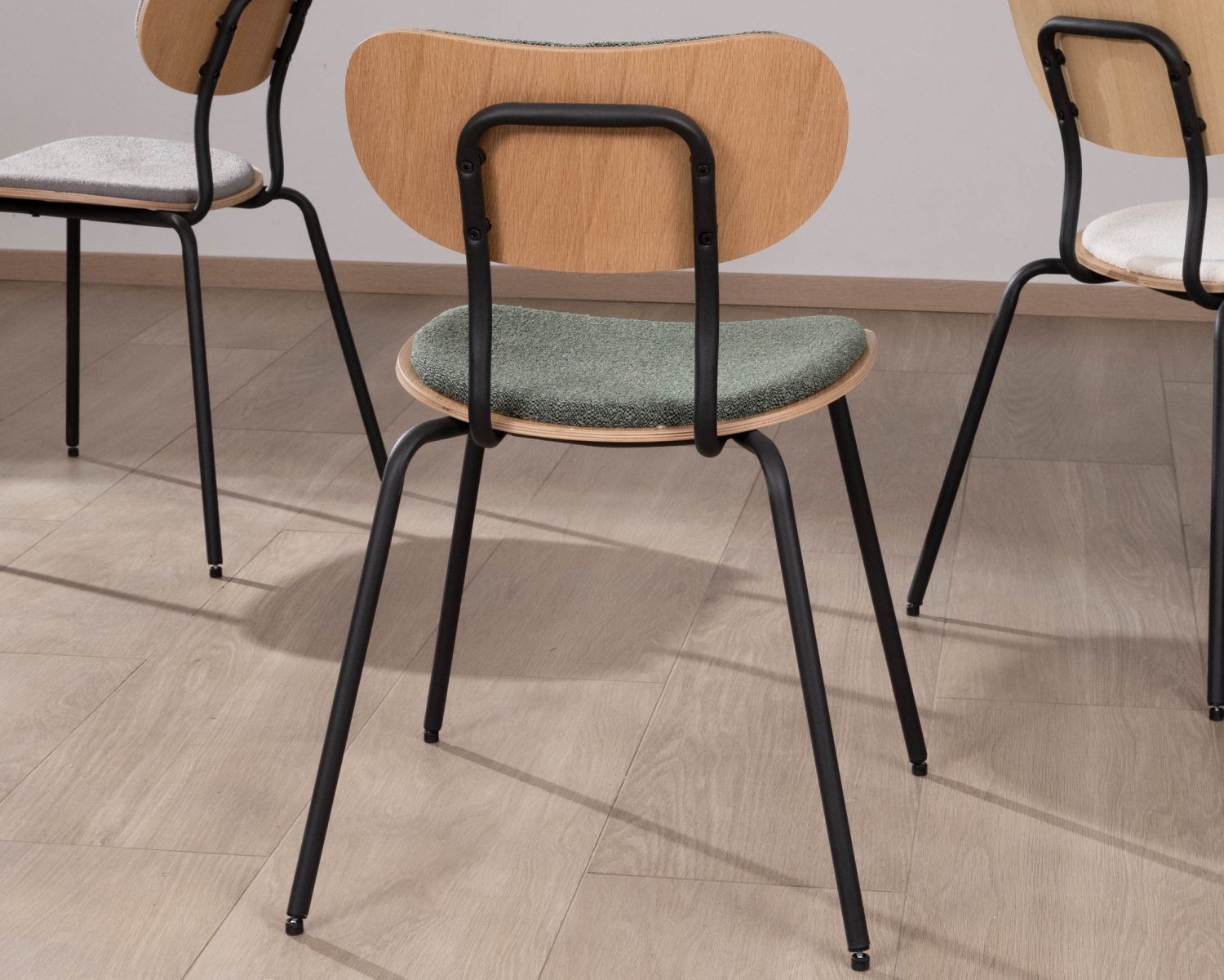 Lot de 4 chaises de repas en tissu vert "Lino" style rétro