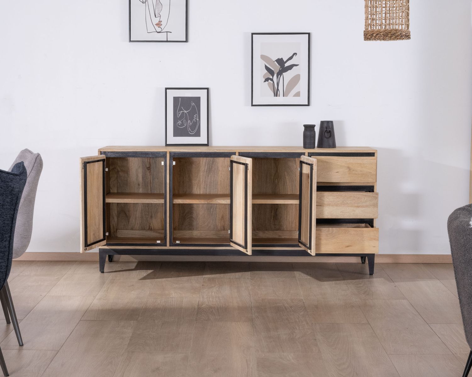 Buffet épuré bicolore en manguier naturel et noir 180 cm "Bocca" 3 portes et tiroirs