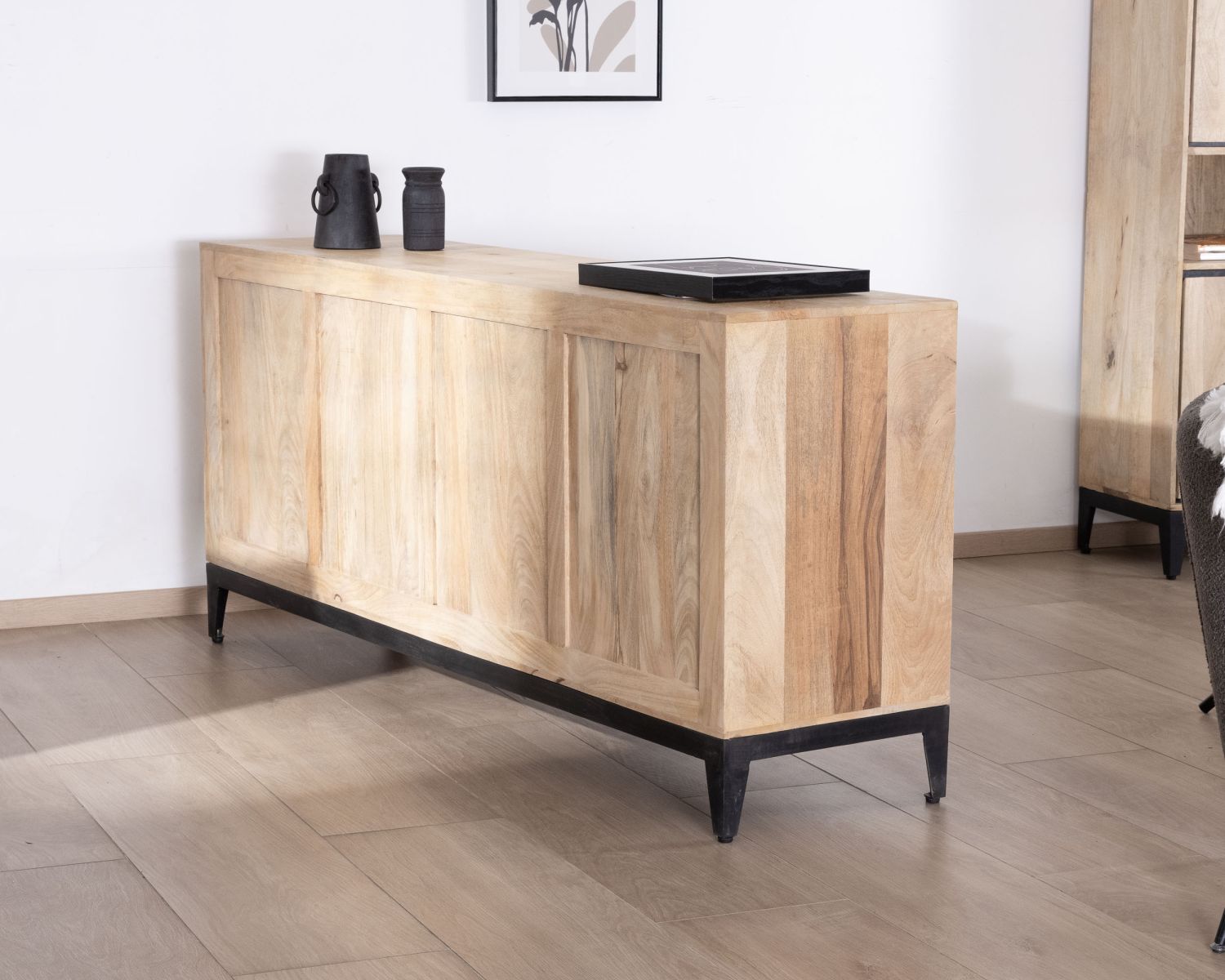 Buffet épuré bicolore en manguier naturel et noir 180 cm "Bocca" 3 portes et tiroirs