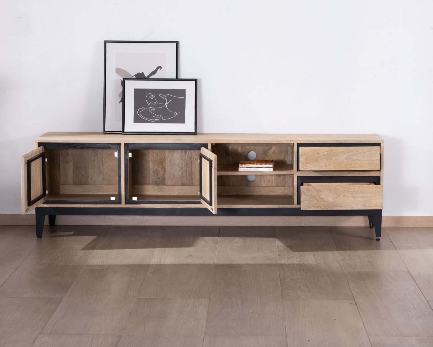 Grand meuble TV bicolore en manguier avec portes, niches et tiroirs "Bocca" 180 cm