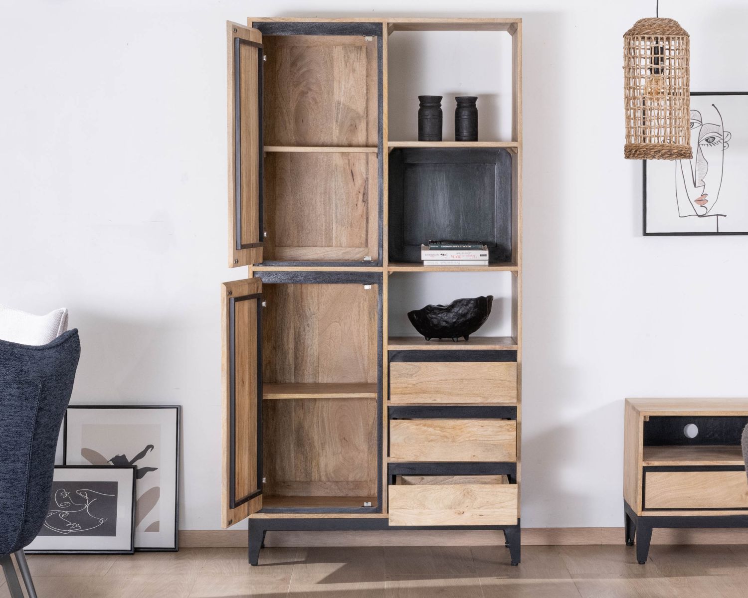 Meuble de rangement haut en manguier naturel et noir design épuré "Bocca"