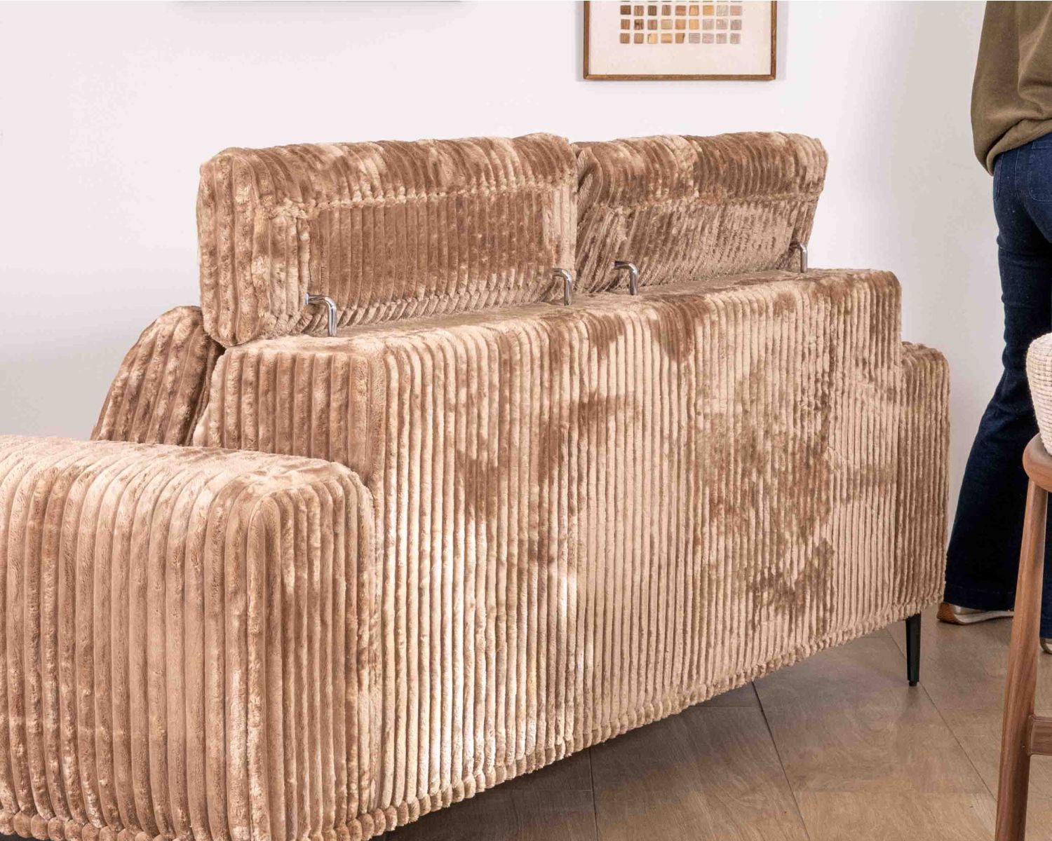 Canapé 3 places en velours larges côtes camel “Utsun” avec têtières relevables