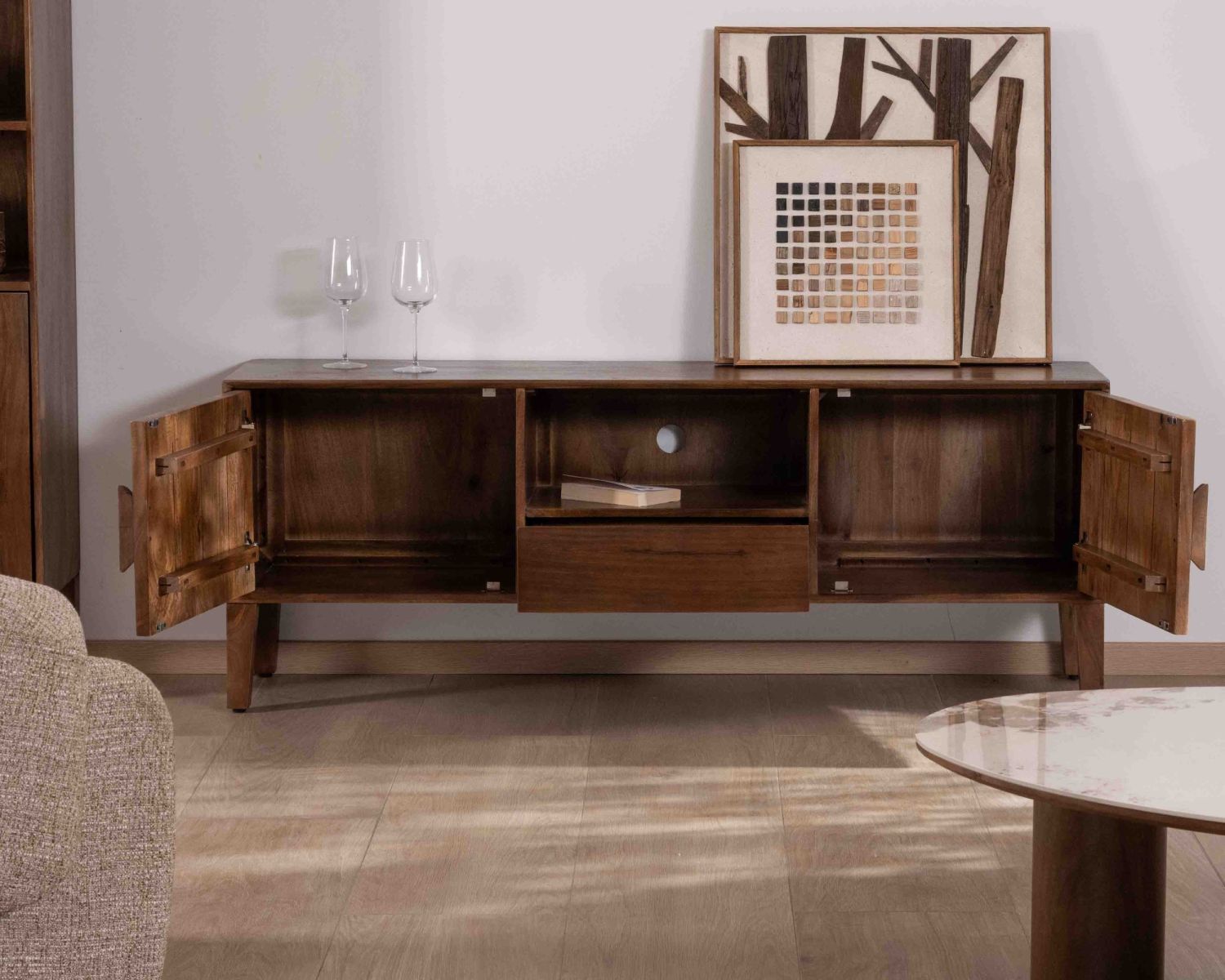 Meuble TV néo-rétro en manguier massif foncé 150 cm "Kaldo"