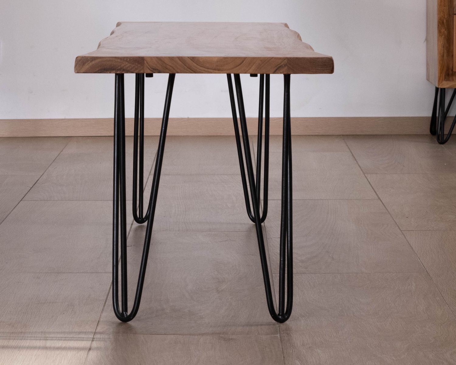 Banc design épuré 160 cm en acacia et pieds métal "Wendy"