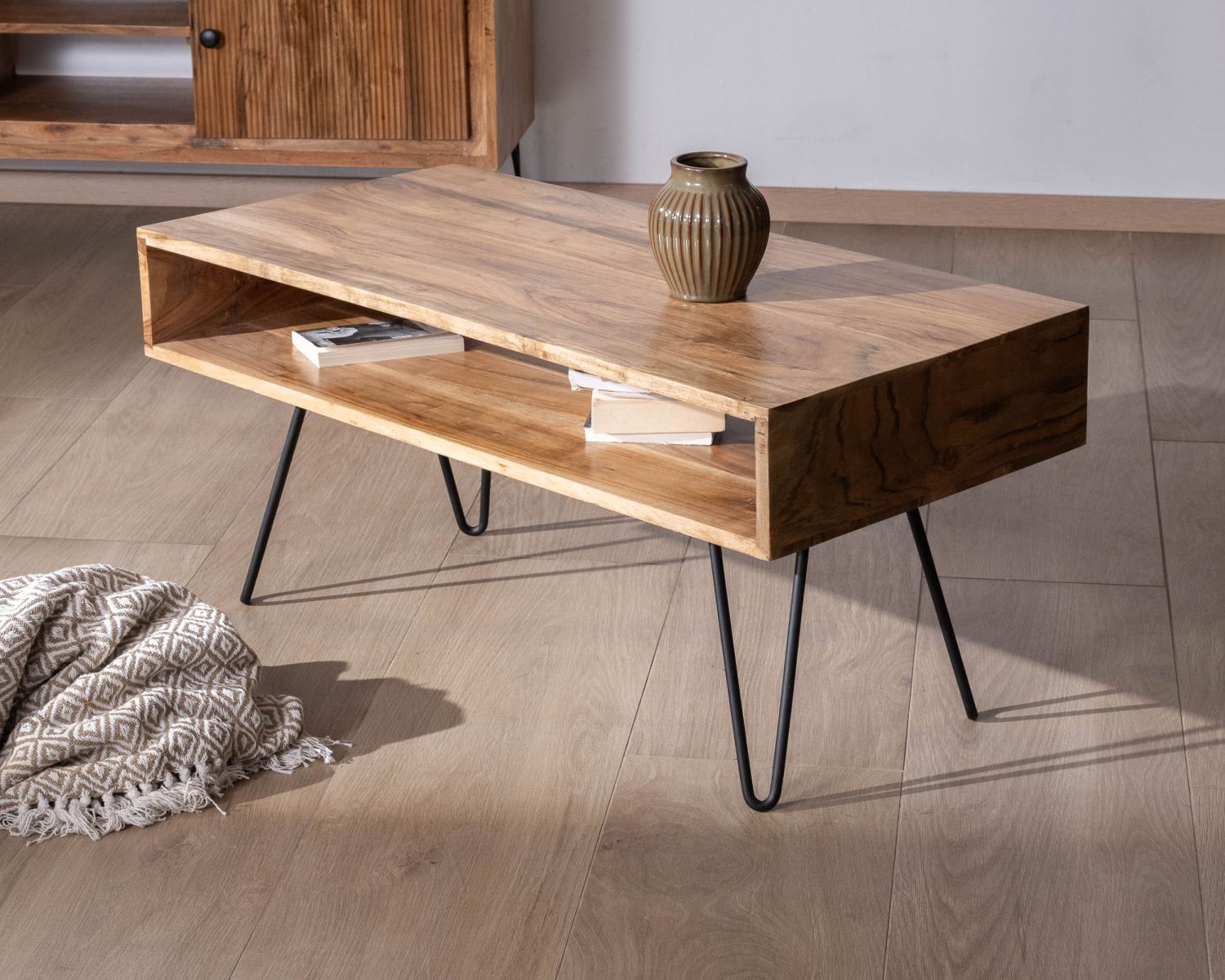 Table de salon épurée plateau acacia et niche centrale "Wendy"