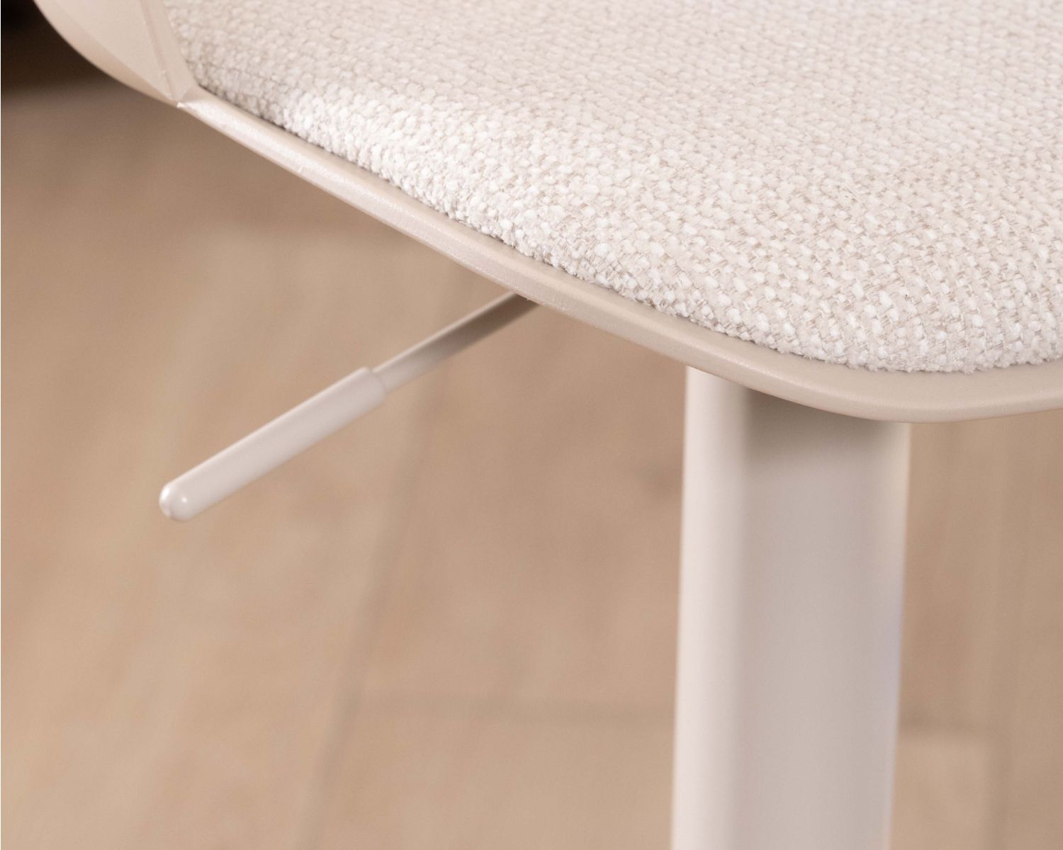 Chaise de bar réglable en hauteur design épuré “Oja” assise tissu beige sable