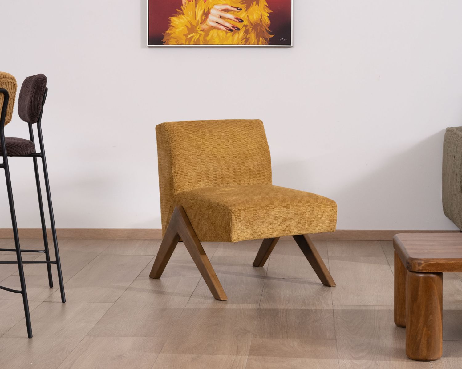 Fauteuil style vintage avec pieds boomerang "Tolga" coloris jaune moutarde