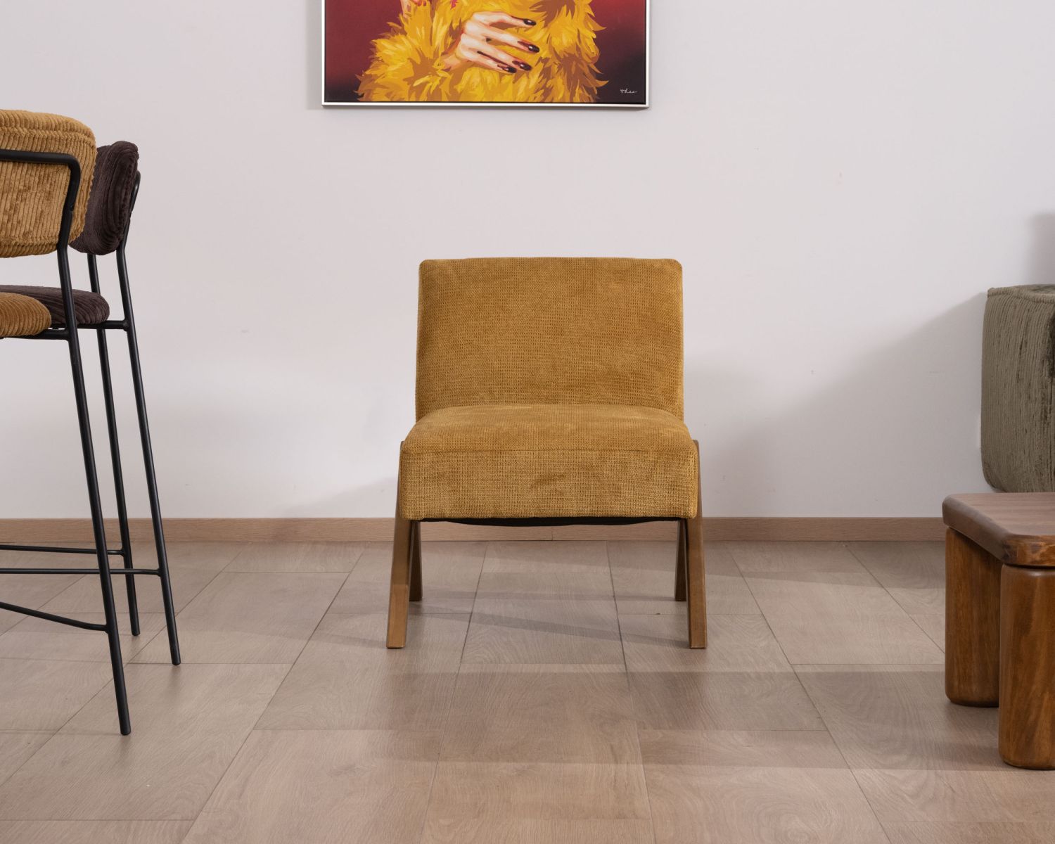 Fauteuil style vintage avec pieds boomerang "Tolga" coloris jaune moutarde