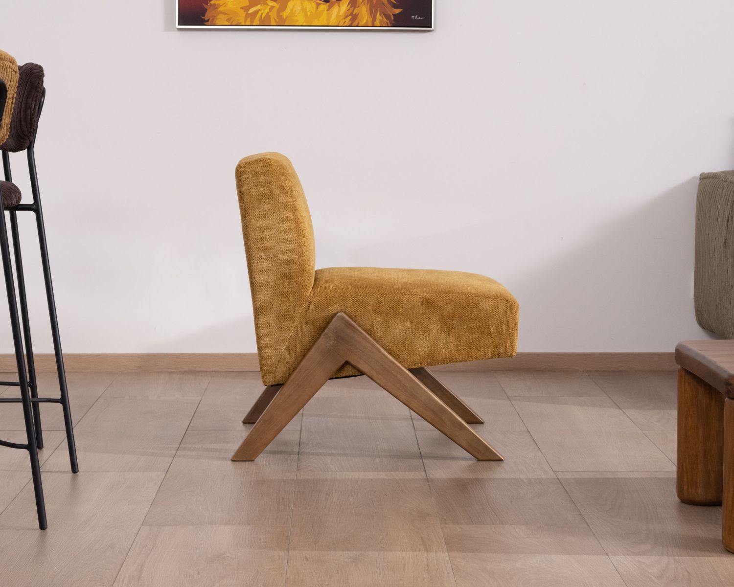 Fauteuil style vintage avec pieds boomerang "Tolga" coloris jaune moutarde