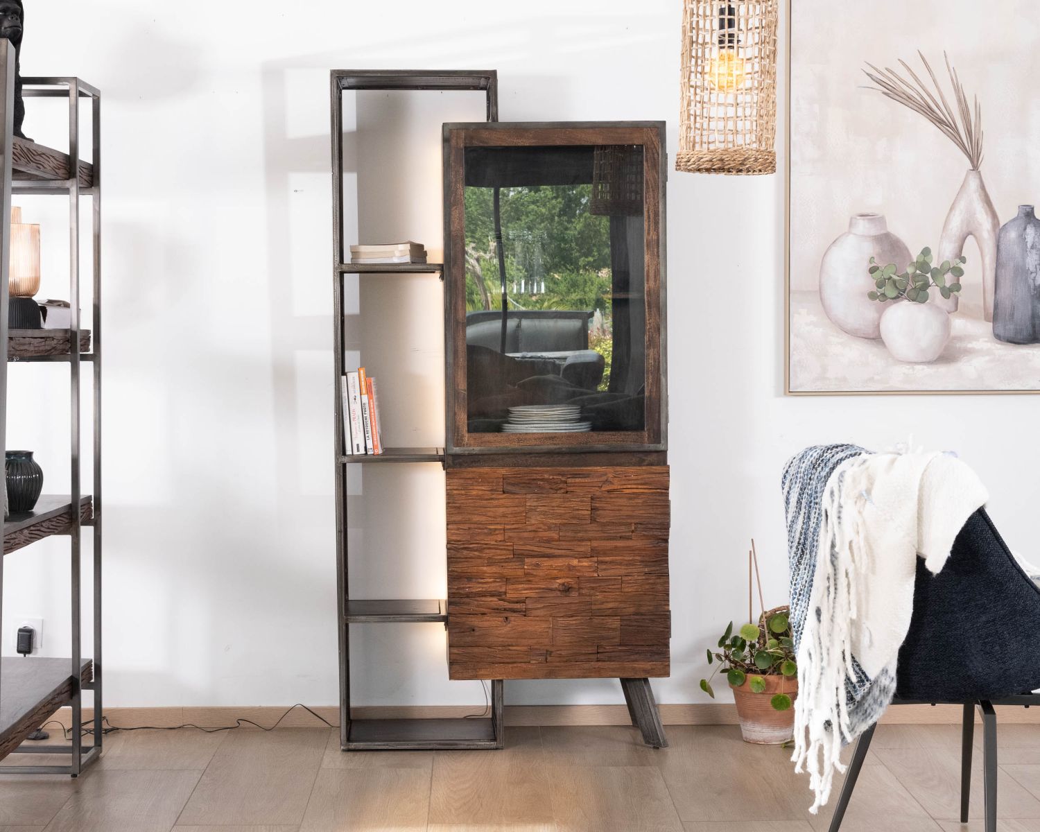 Rangement design en bois et métal "Crescendo" avec éclairage LEDs