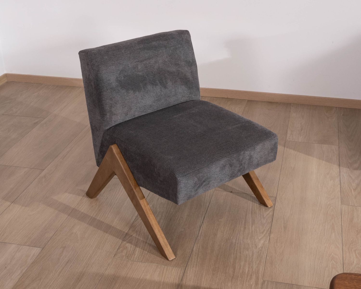 Fauteuil déco anthracite style rétro "Tolga" pieds boomerang