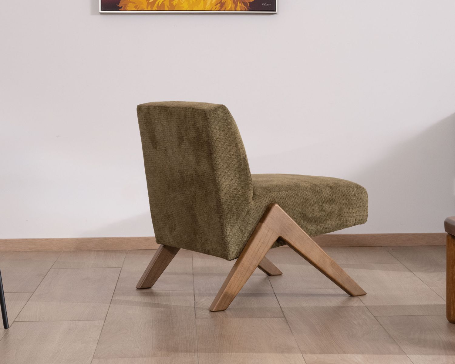 Fauteuil esprit vintage en tissu vert kaki clair "Tolga" pieds boomerang en bois