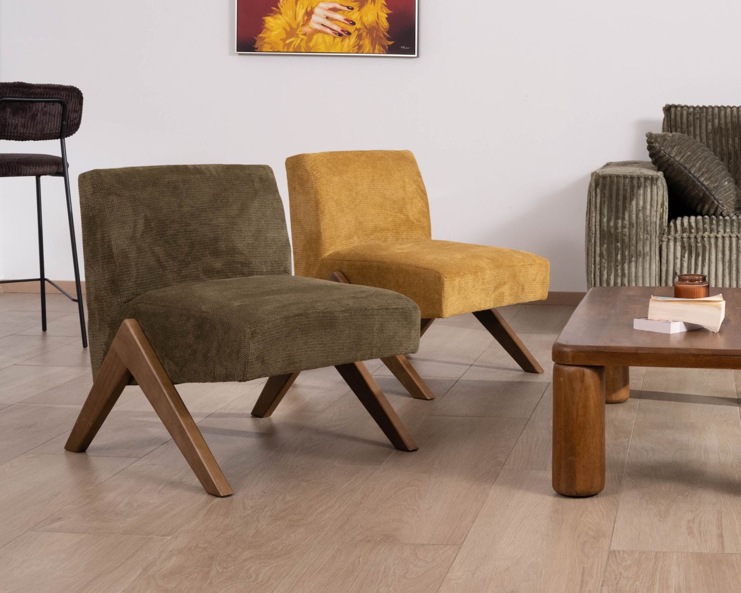 Fauteuil style vintage avec pieds boomerang "Tolga" coloris jaune moutarde