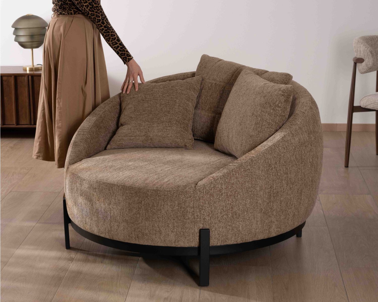 Chauffeuse XL en tissu bouclette taupe "Sweet Culture" 120 cm ultra confort
