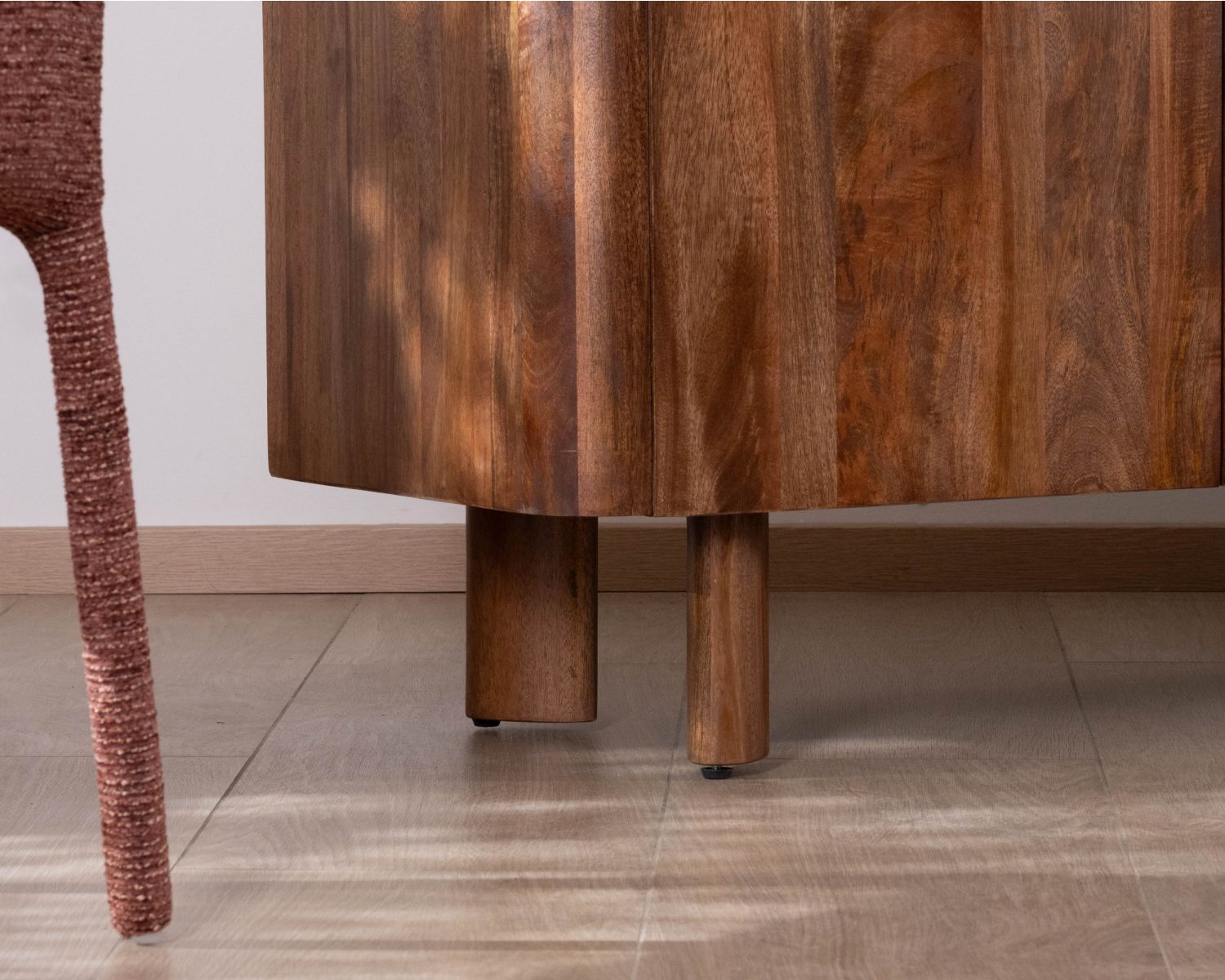 Buffet enfilade 4 portes 200 cm en manguier massif foncé "Malaké" style Japandi