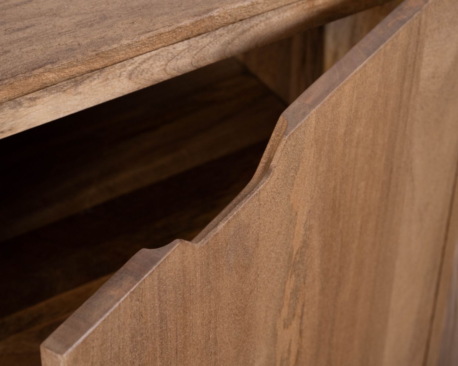 Enfilade 4 portes 200 cm en manguier teinte noyer clair "Elyka" style scandinave