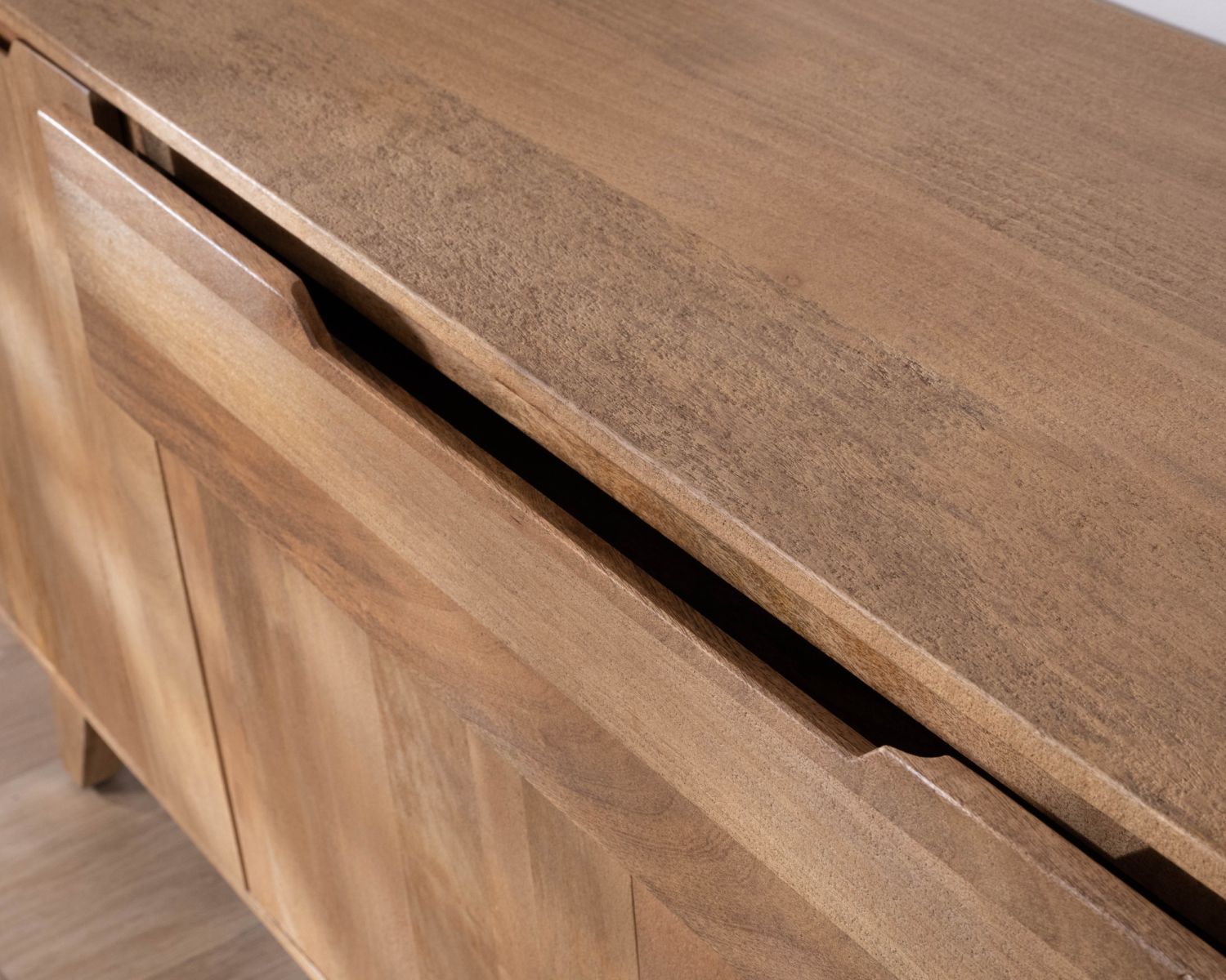 Enfilade 4 portes 200 cm en manguier teinte noyer clair "Elyka" style scandinave