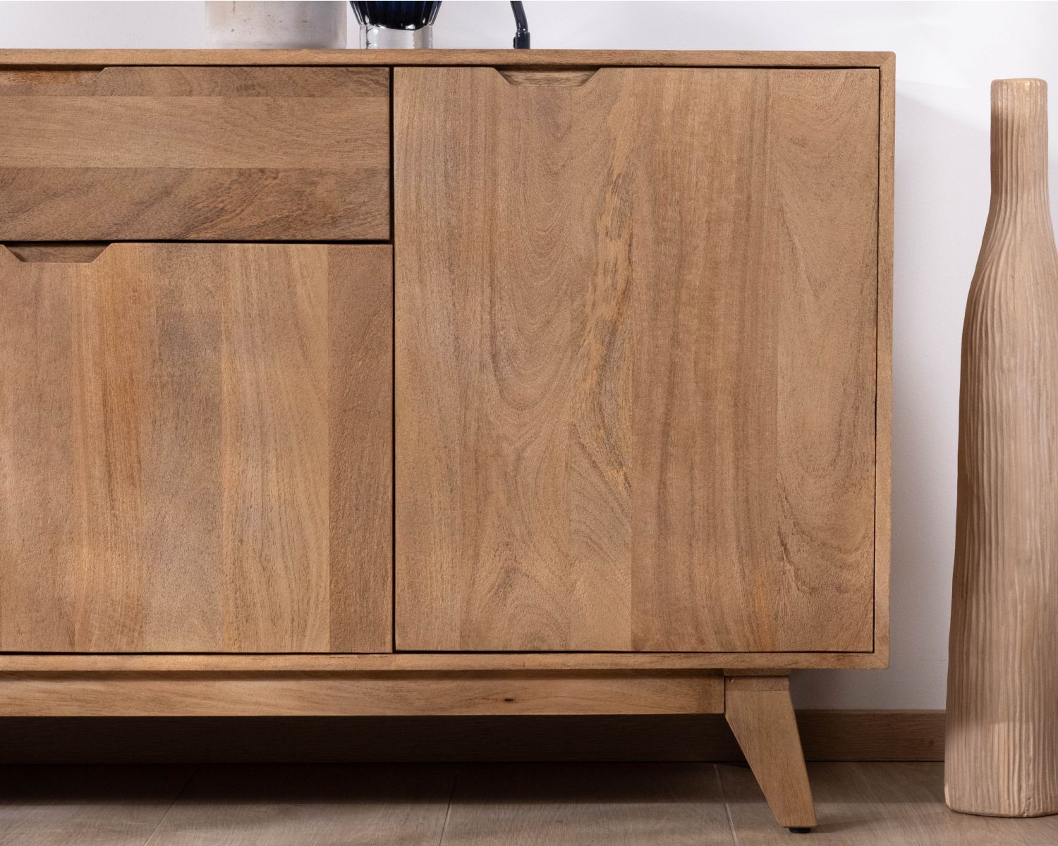 Enfilade 4 portes 200 cm en manguier teinte noyer clair "Elyka" style scandinave