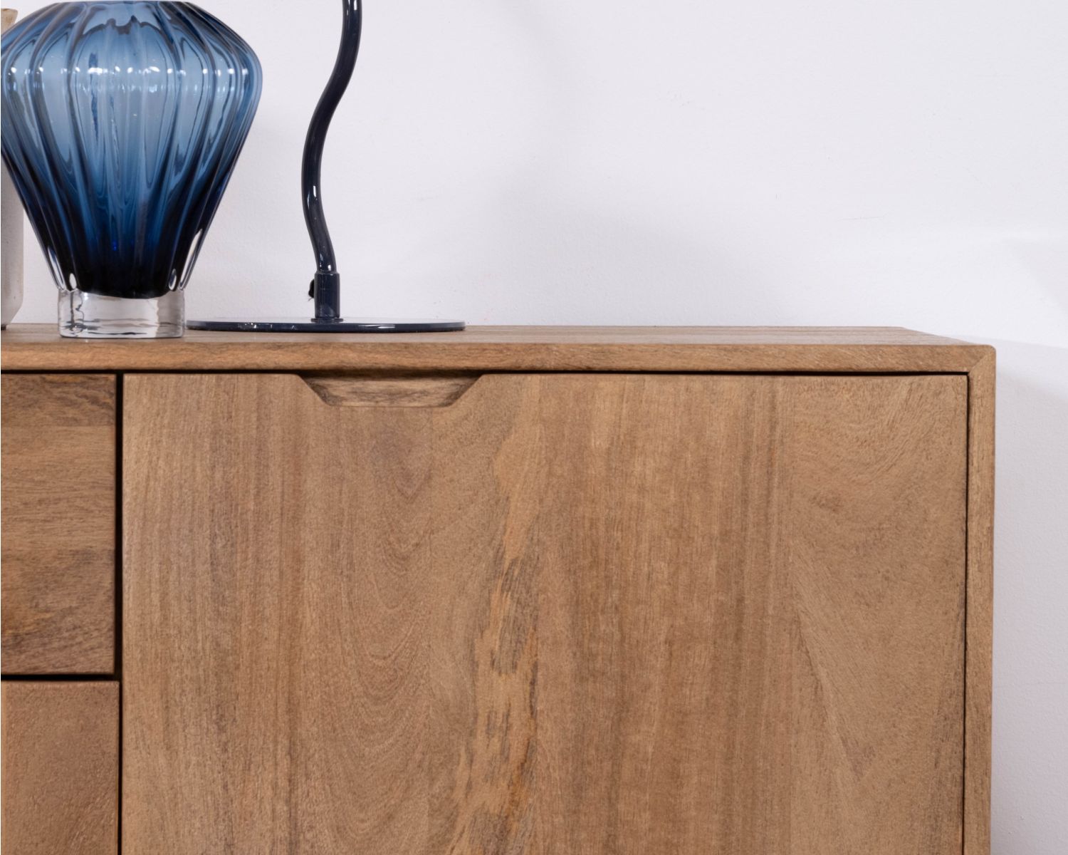 Enfilade 4 portes 200 cm en manguier teinte noyer clair "Elyka" style scandinave