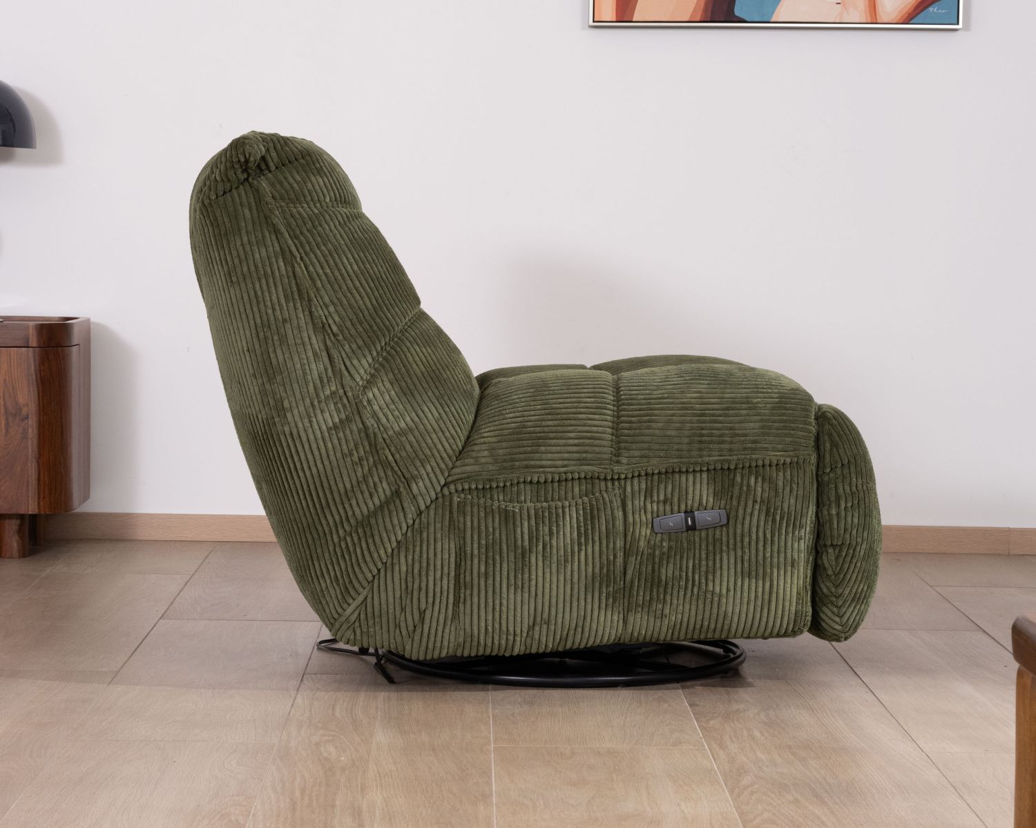 Fauteuil relax esprit cosy en velours côtelé vert "Cascada" avec inclinaison électrique