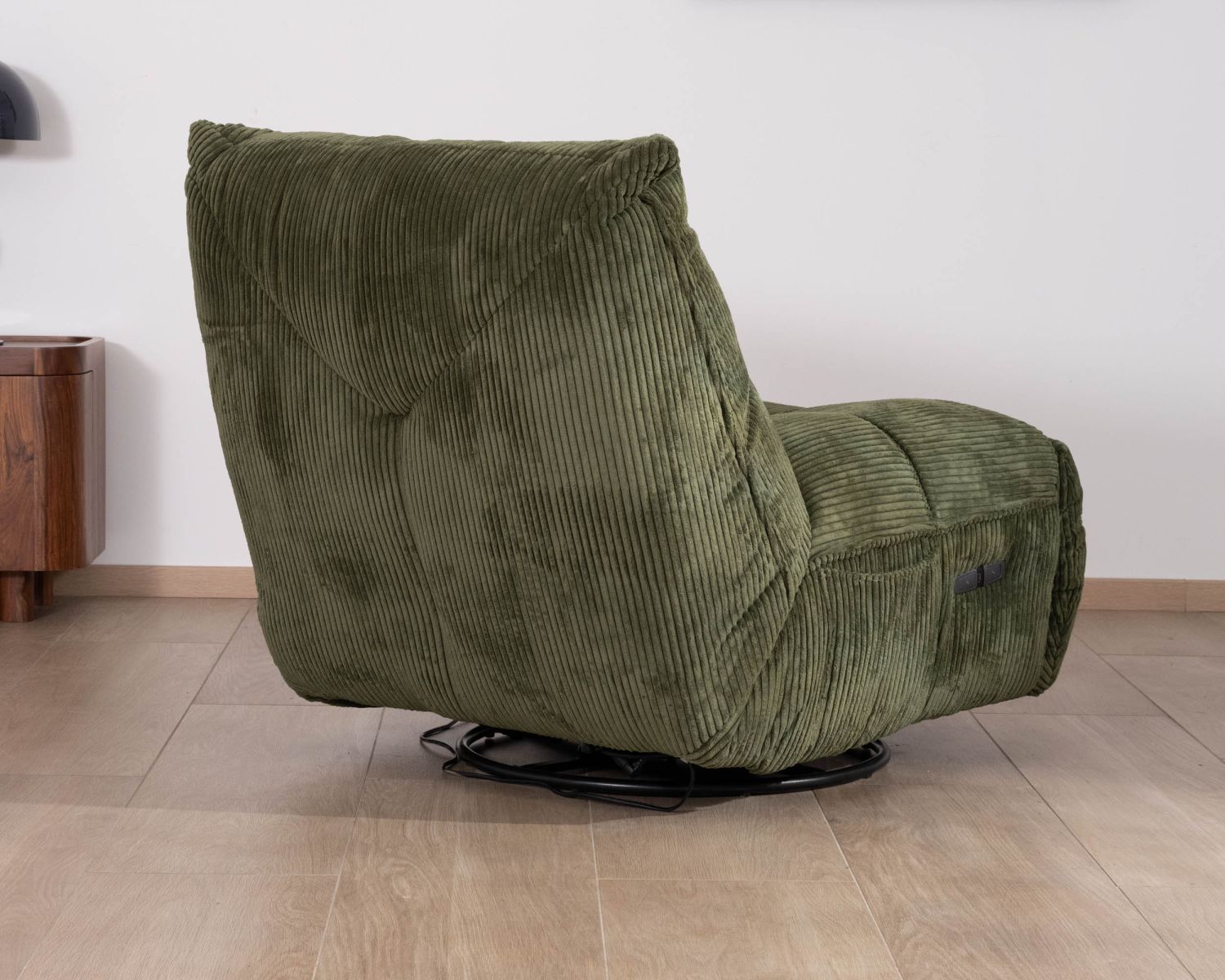 Fauteuil relax esprit cosy en velours côtelé vert "Cascada" avec inclinaison électrique
