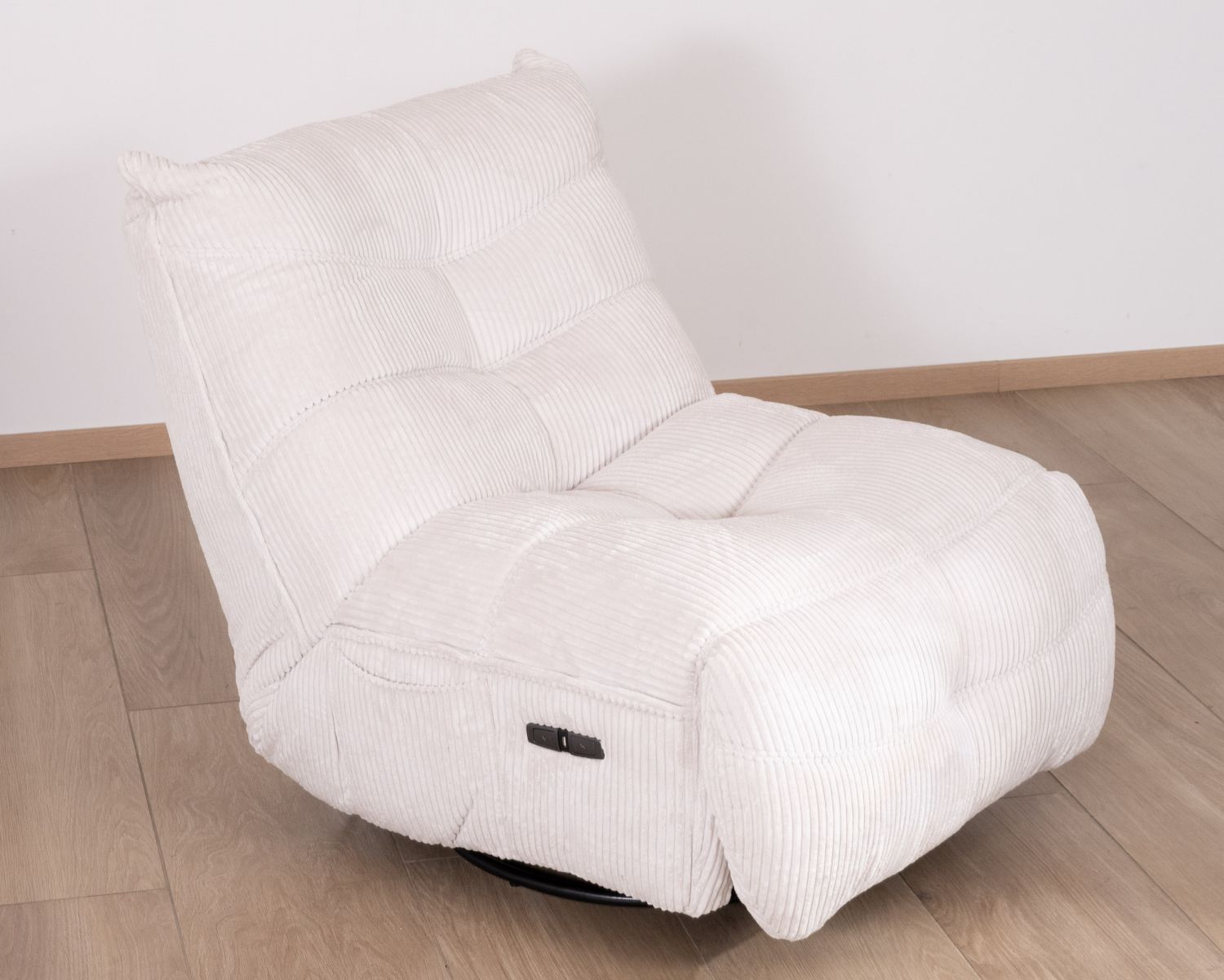 Fauteuil pivotant et inclinable en velours côtelé écru "Cascada"