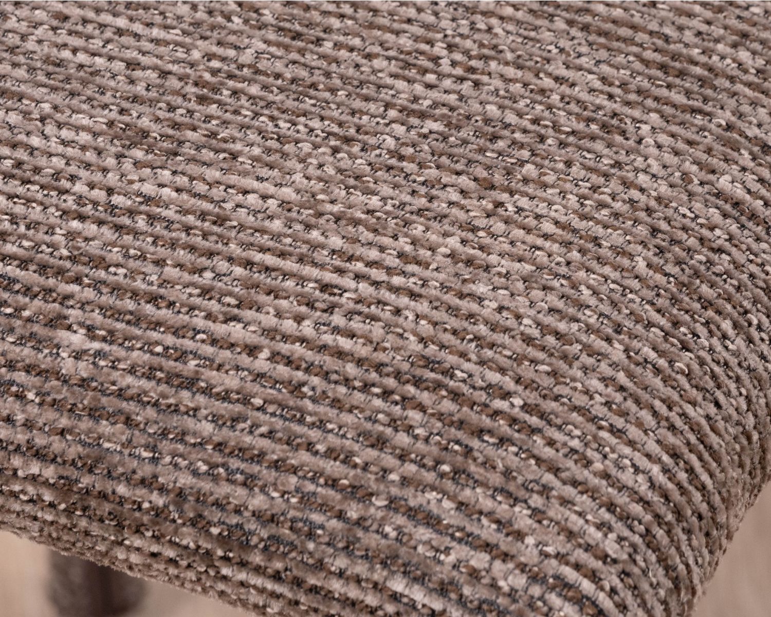 Lot de 4 chaises de repas contemporaines en tissu cacao tramé “Otto” revêtement intégral et lignes épurées