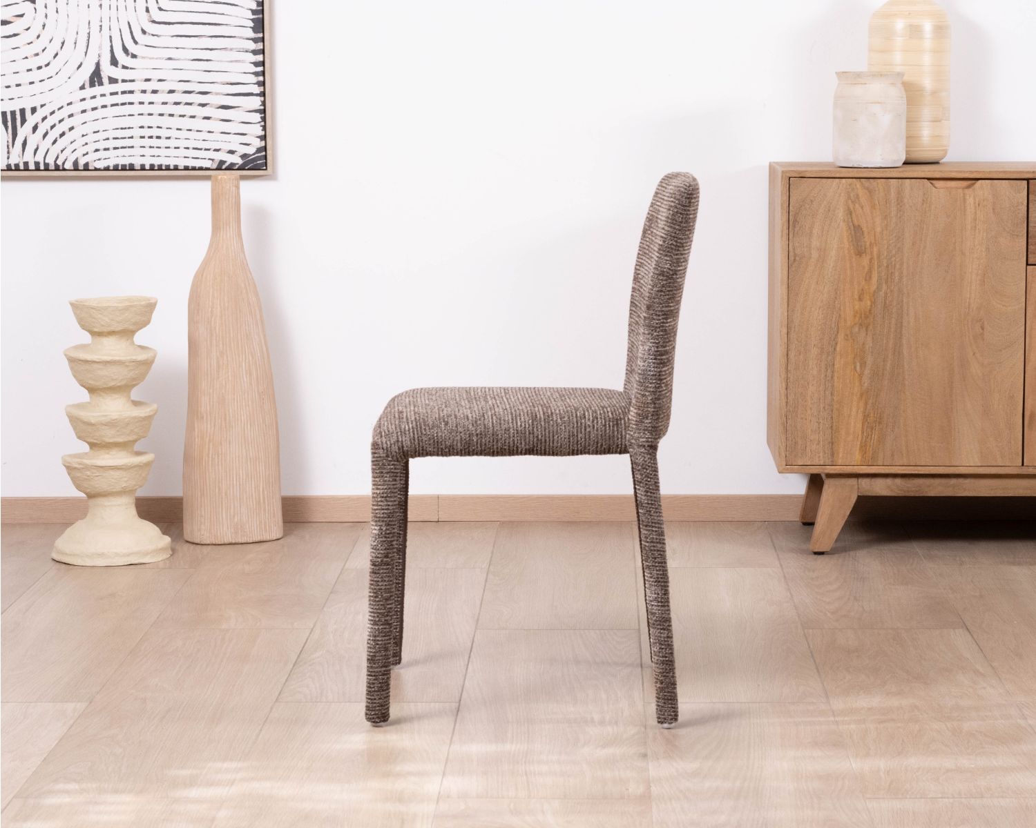 Lot de 4 chaises de repas contemporaines en tissu cacao tramé “Otto” revêtement intégral et lignes épurées