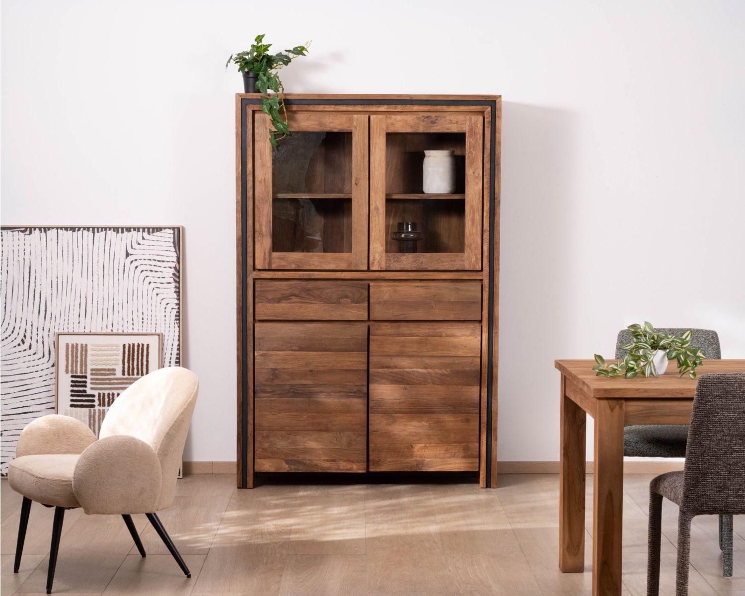 Vaisselier contemporain en teck recyclé et portes vitrées "Kayoa"
