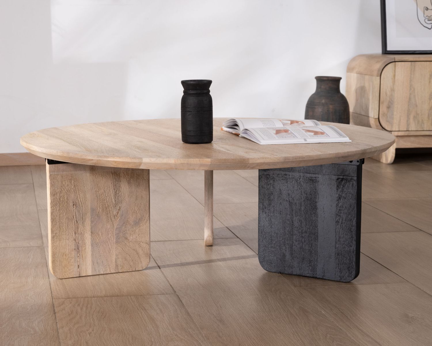 Table de salon ronde style épuré "Jappy" 1 pied noir