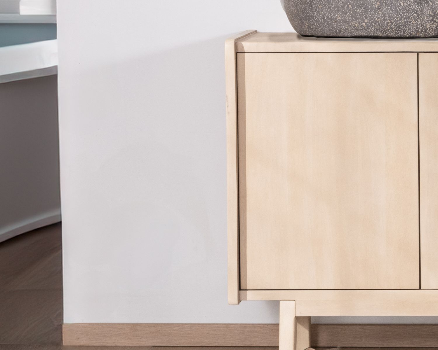 Meuble sous vasque 140 cm en manguier blanchi avec portes et tiroirs "Kahiko"