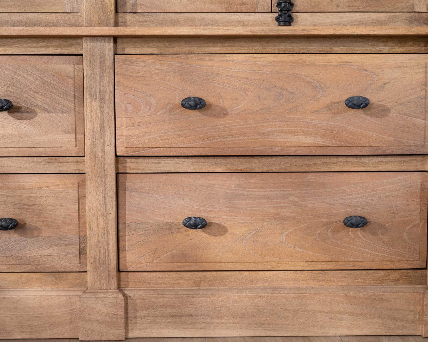 Vaisselier en manguier massif 170 cm avec portes vitrées et tiroirs "Santa"