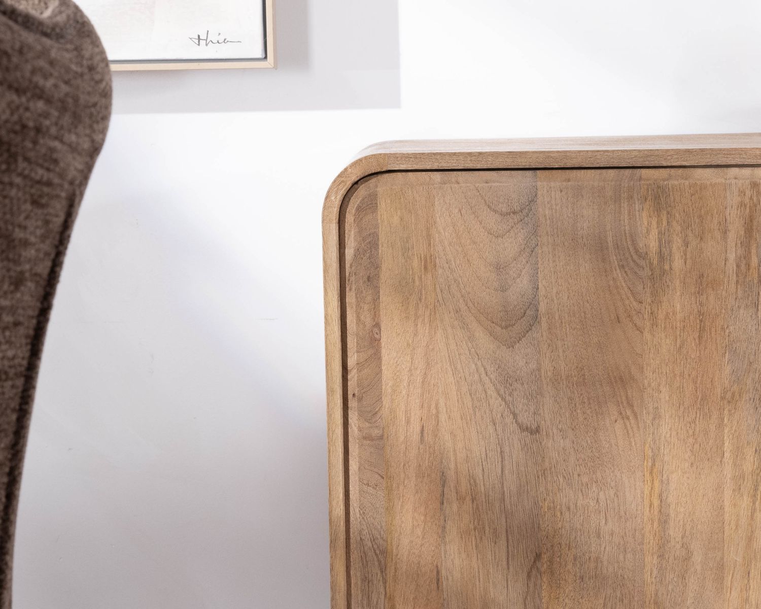 Buffet 140 cm style pop en manguier "Plume" 3 portes