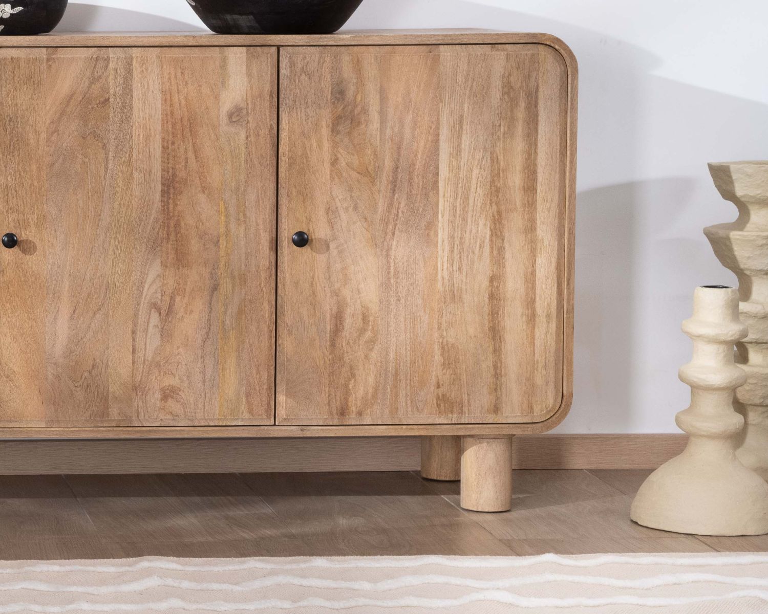 Buffet 140 cm style pop en manguier "Plume" 3 portes