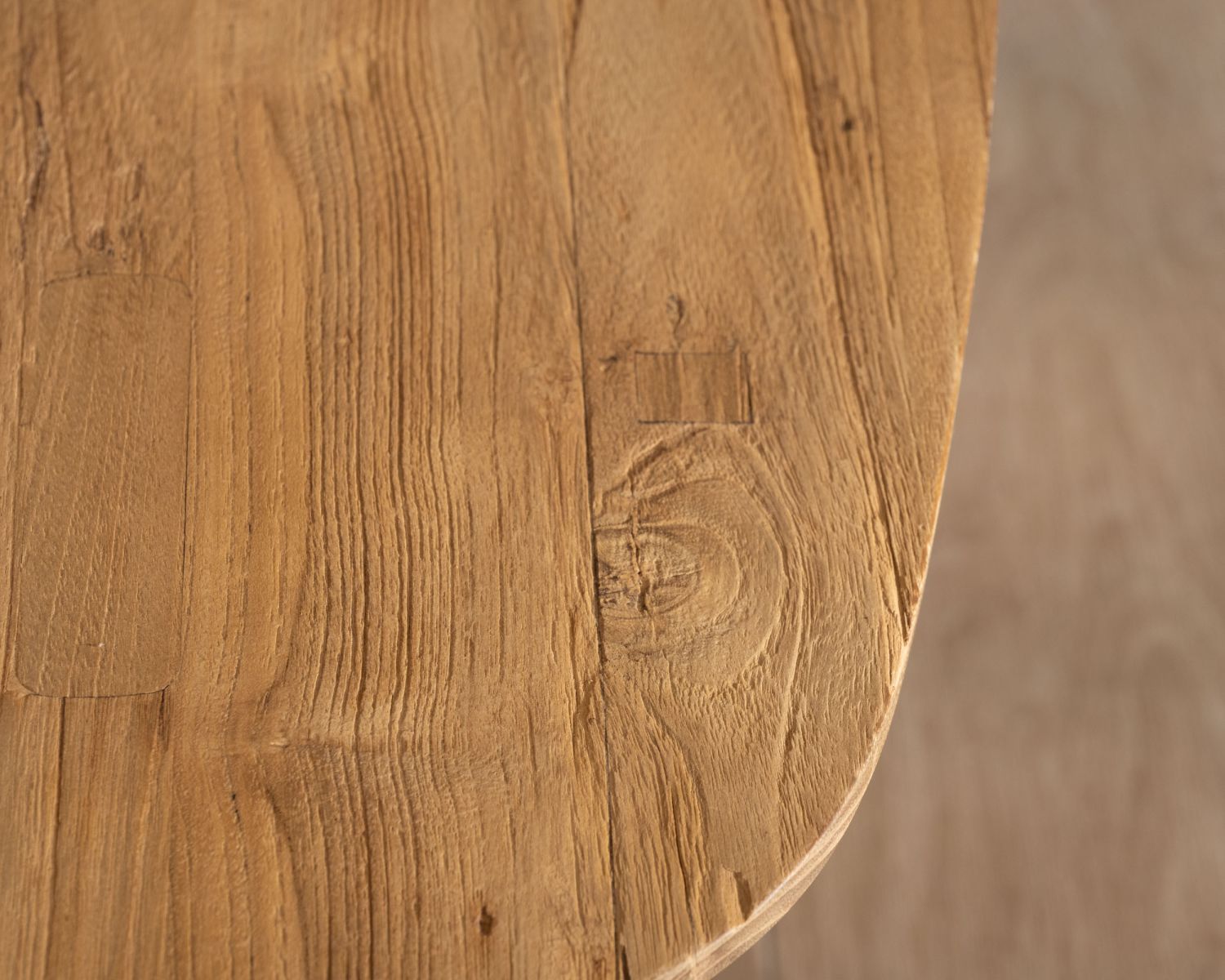 Table basse forme bateau en teck naturel "Bahia" pieds mikado métal