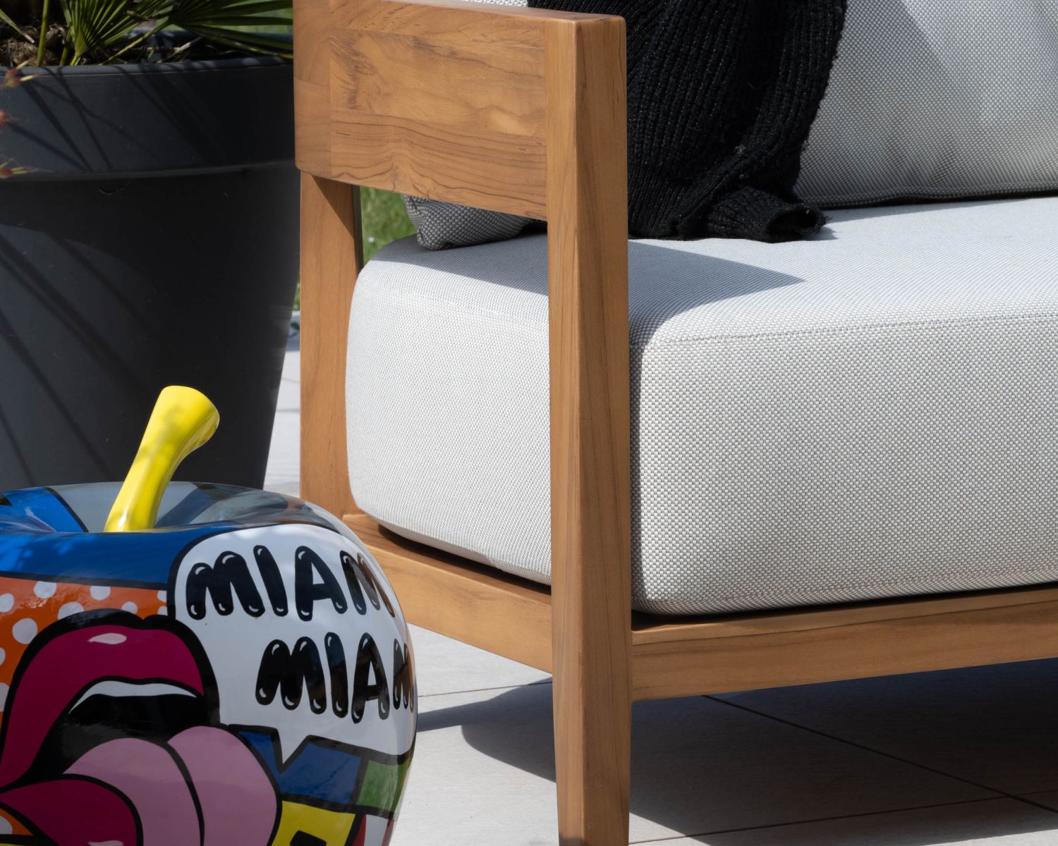 Salon de jardin teck naturel et tissu clair "Orchaise" ensemble canapé 3 places et fauteuils